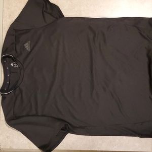 Mens Adiddas Performance Tee Size Medium.